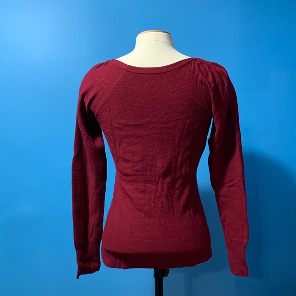 Claret red sweater. - Picture 3 of 4